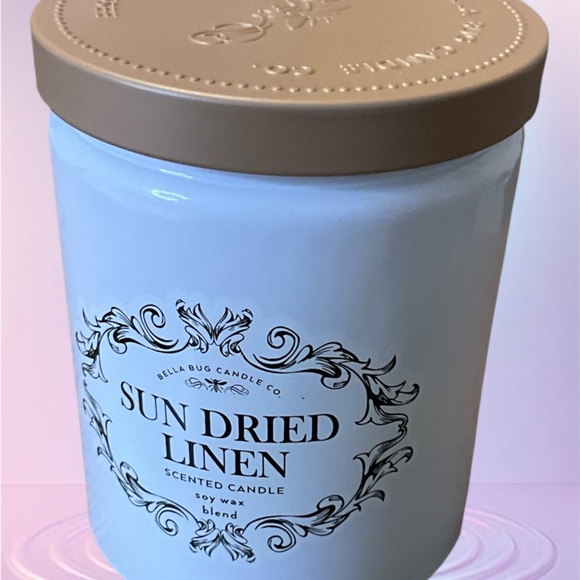 Red Shed Oval Wall Art with Rooster Design & Candle Bundle - Picture 3 of 4